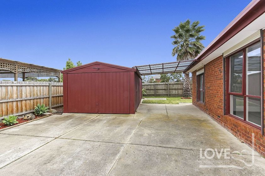 PERFECTLY PRESENTED, PERFECTLY LOCATED AND PERFECTLY PRICED  *Insp Sat 4th Feb @ 9:50am*