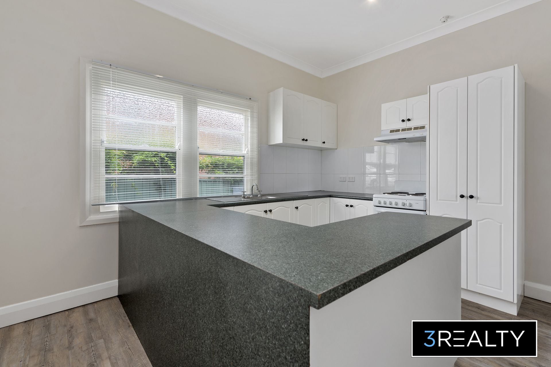 21 Lewers Street, Belmont - Thumbnail 7