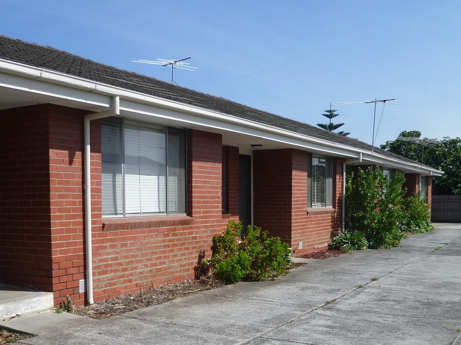 Affordable 2 Bedroom Unit with Courtyard