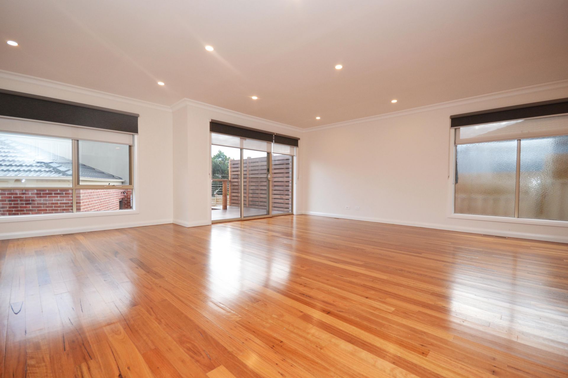 CONTEMPORARY DELIGHT - THE EPITOME OF ELEGANCE WITH PARKLAND VIEWS