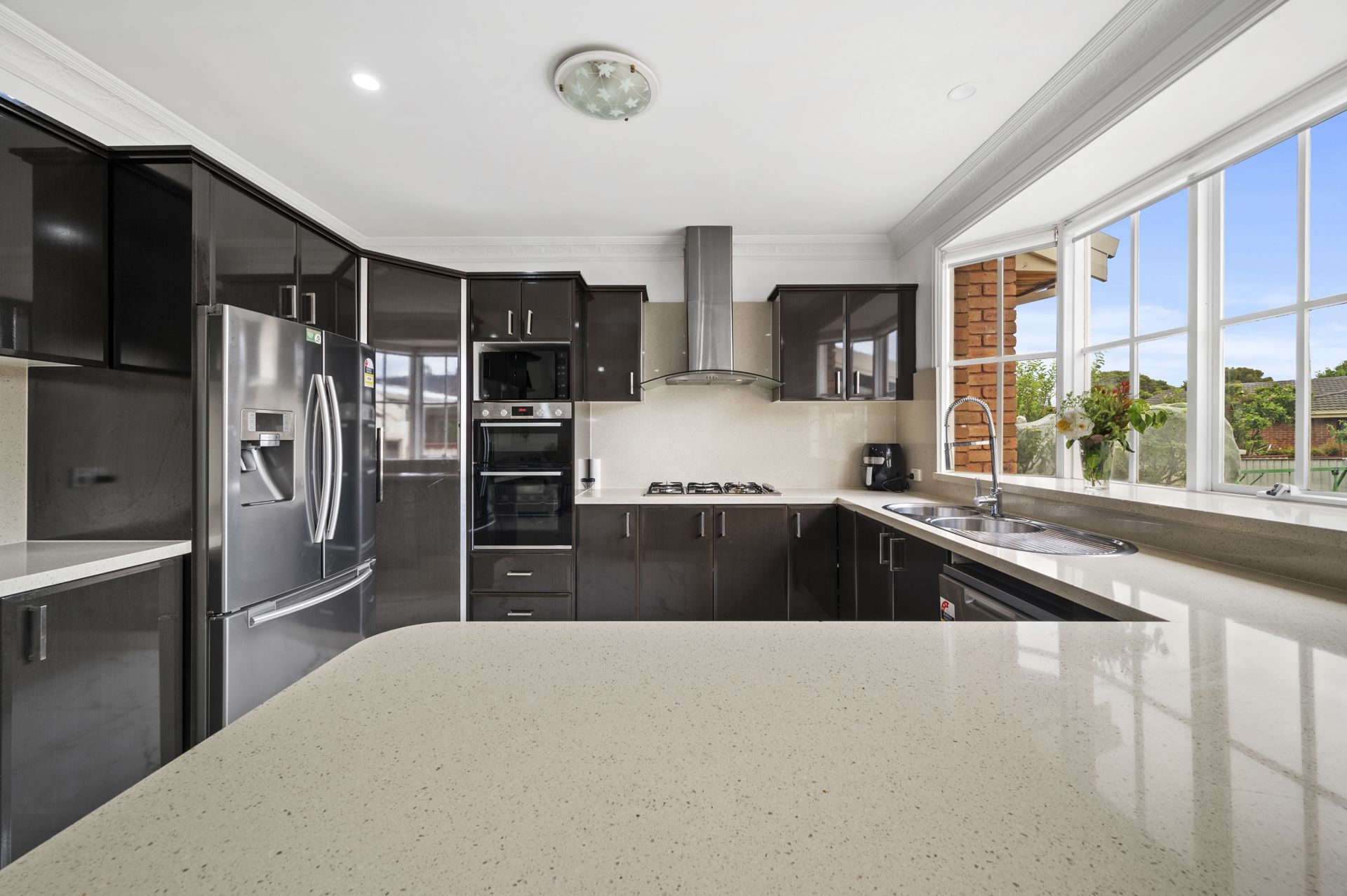 IMPRESSIVE FAMILY HOME - PRIME LOCATION