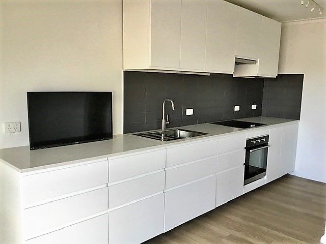 Fully Renovated just steps away from Croxton Station
