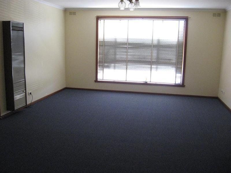 WALKING DISTANCE TO EVERYTHING!