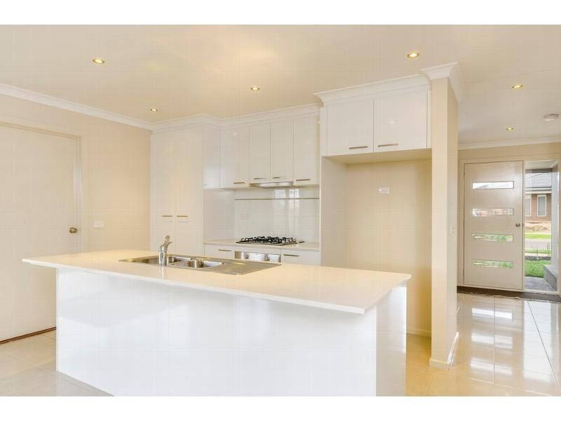 6 Allanby Way OCEAN GROVE VIC, Ocean Grove - Thumbnail 3