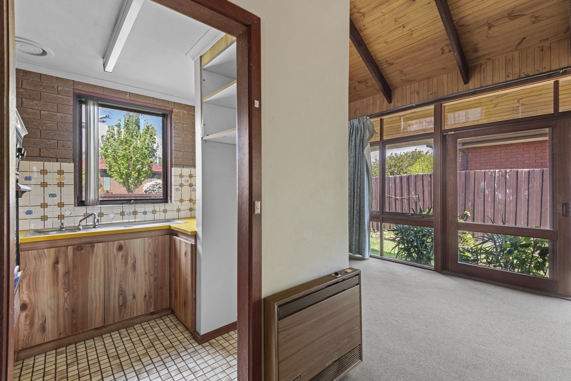 1-bedroom unit in the heart of Bundoora!