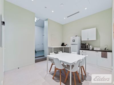 PRIME REFURBISHED RETAIL IN PREMIER BRISBANE RETAIL DISTRICT!