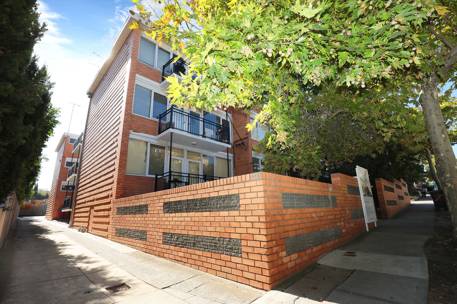 7/393 Toorak Road, South Yarra - Thumbnail 2