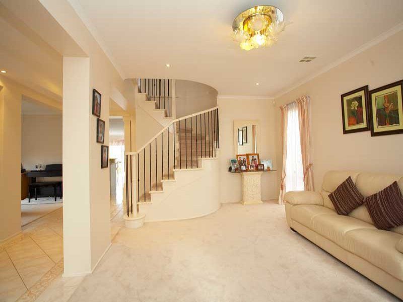 23 Aviemore Way, Point Cook - Thumbnail 2