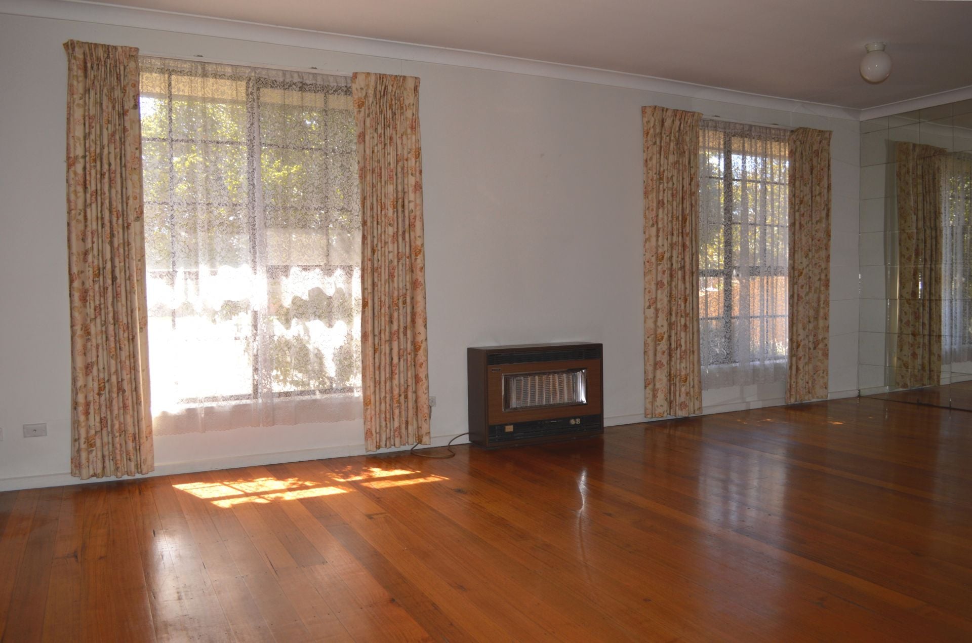PERFECT FAMILY HOME WITH THE PERFECT PRICE TAG  *Insp Thu 12th Apr @ 4:35pm*
