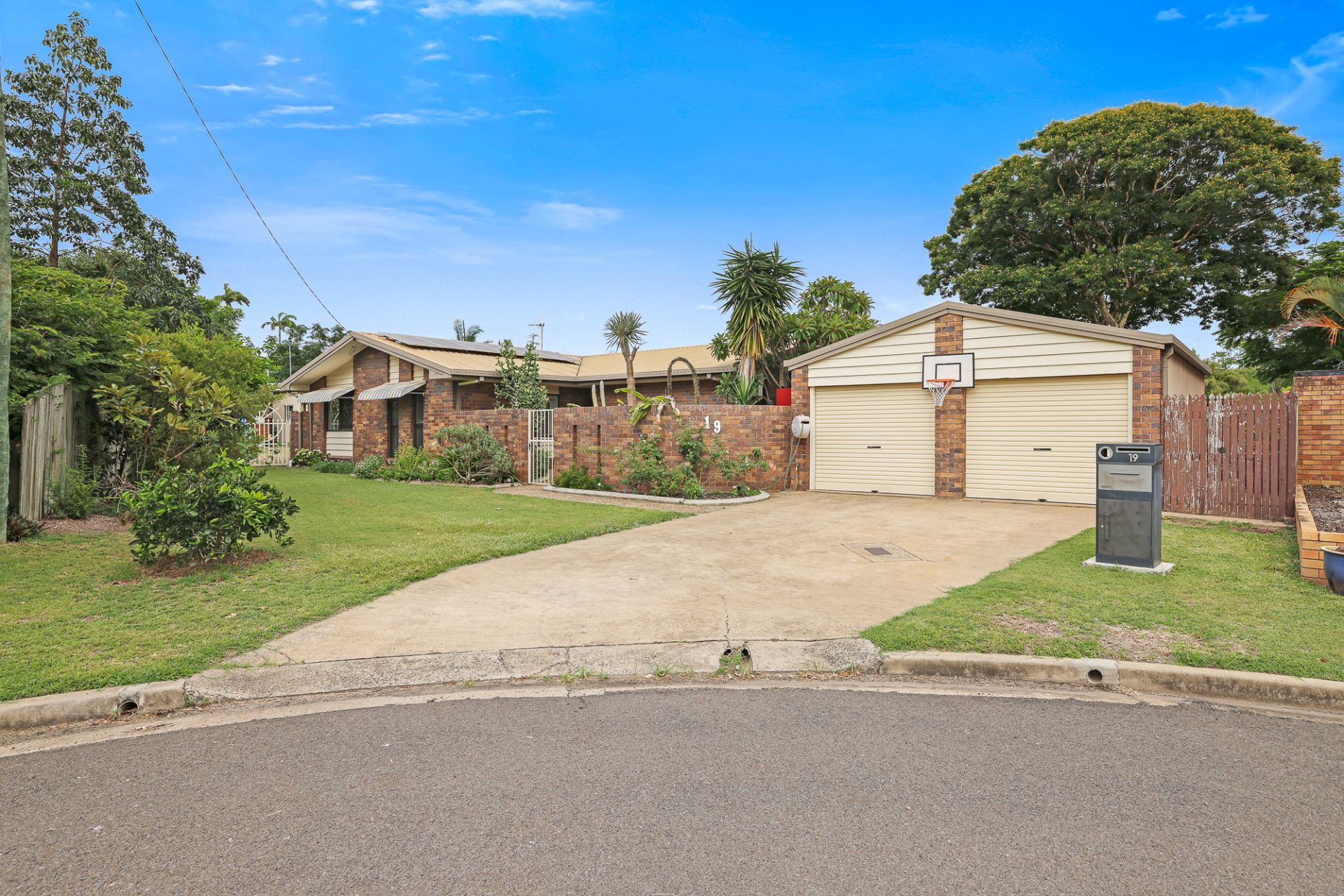 19 Grimstead Street, BUNDABERG WEST Four Walls Realty