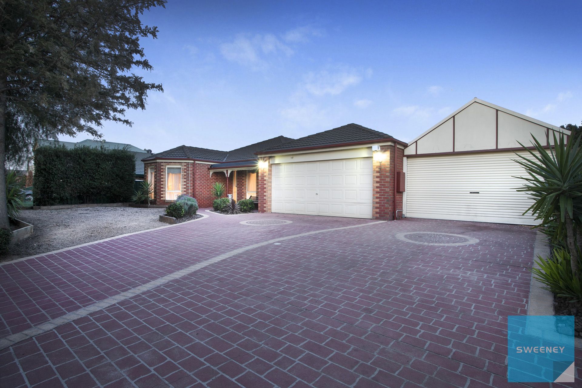 7 Creekbank Place, Caroline Springs - Thumbnail 3