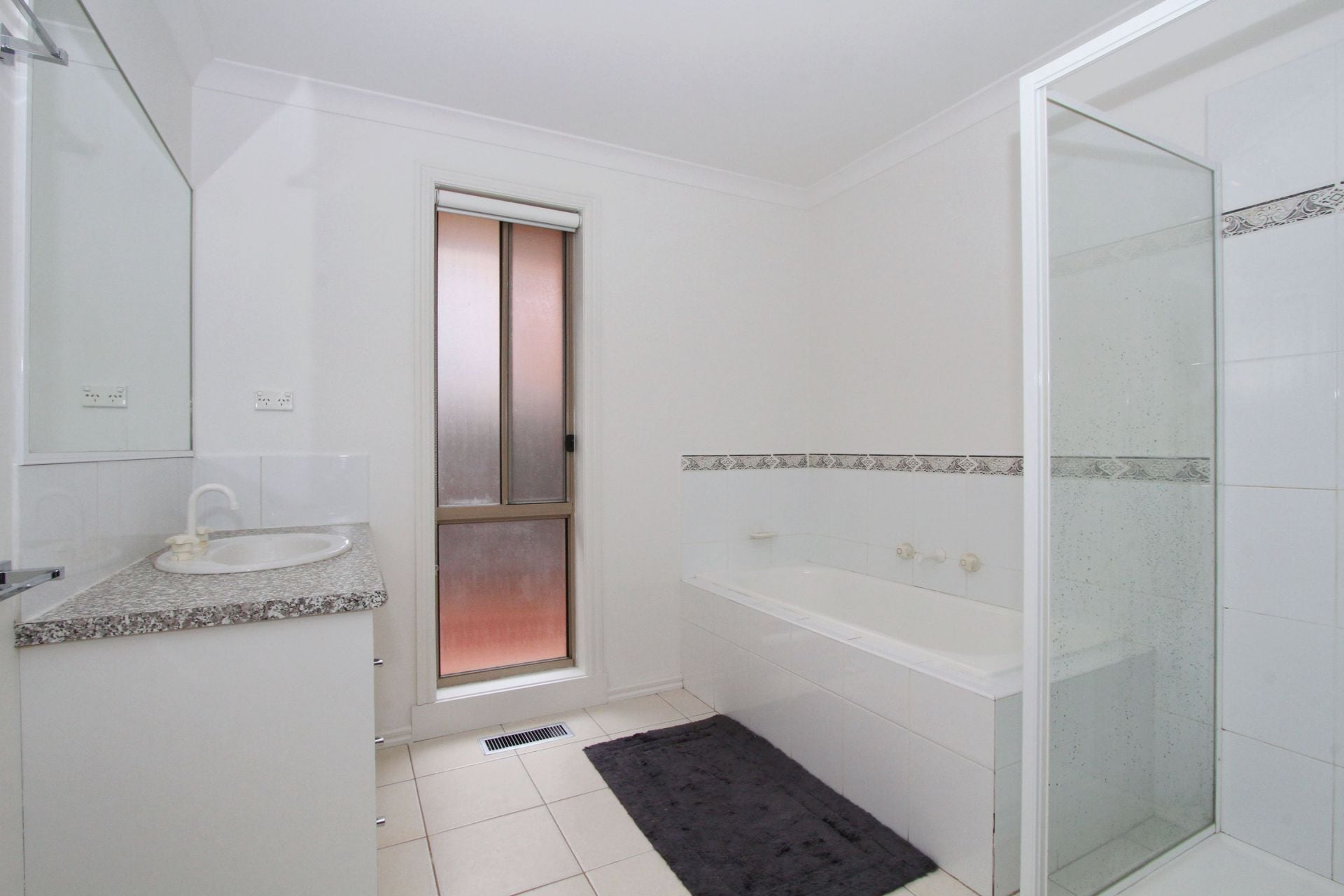 YOUR VERY OWN RESORT STYLE HOME    *Insp Sat 18th Jan @ 11:55am*