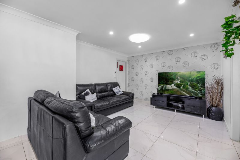 11 Cadman Place, Woodcroft