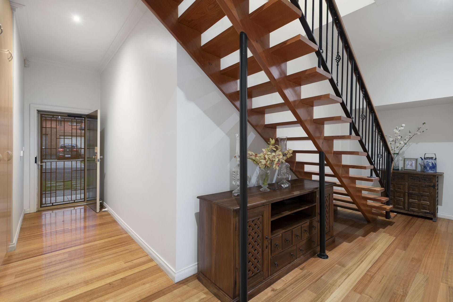 LIFESTYLE LOCATION, CITY VIEWS