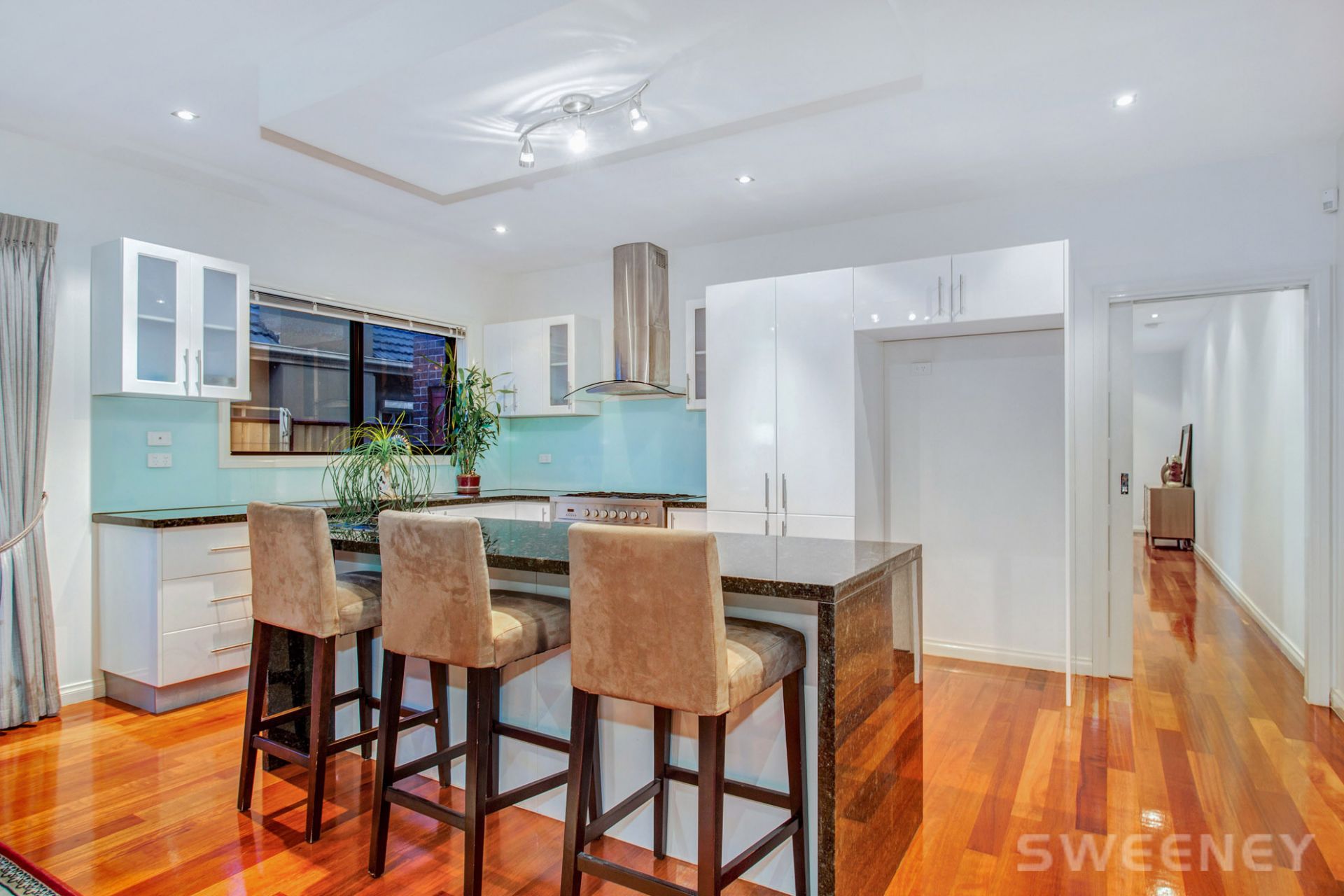 8 The Broadway, Altona North - Thumbnail 3