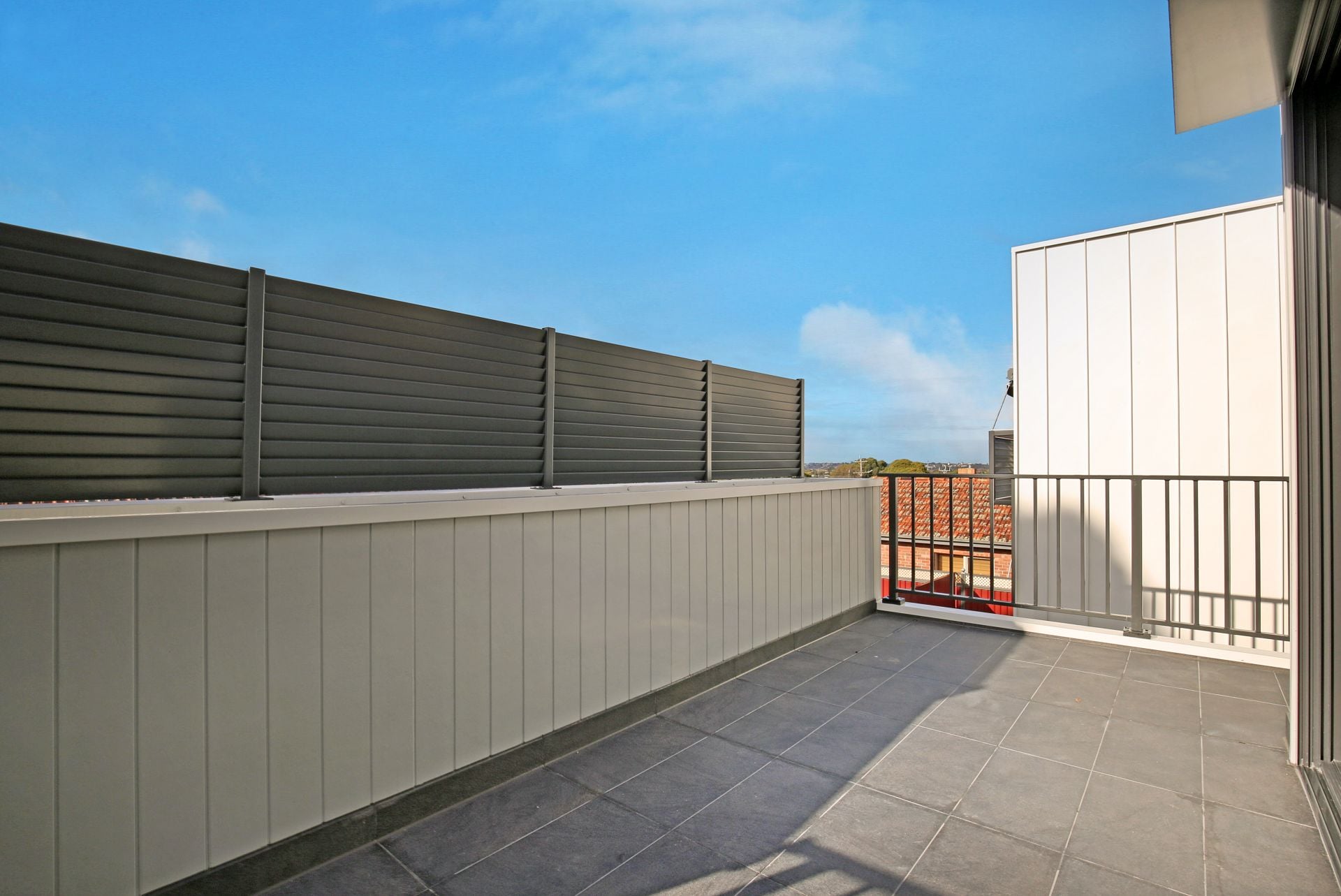 Well-Equipped Two Bedroom Townhouse in the Heart of Thornbury!
