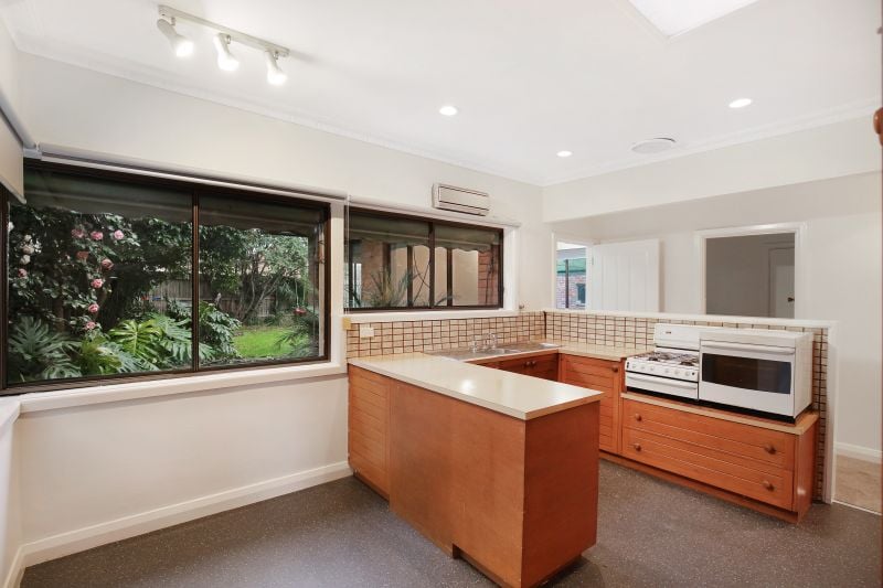 6 Waiora Road, Rosanna
