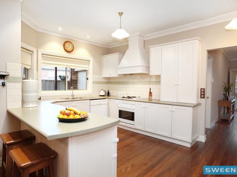 15 Ranmore Grove, Caroline Springs - Thumbnail 4