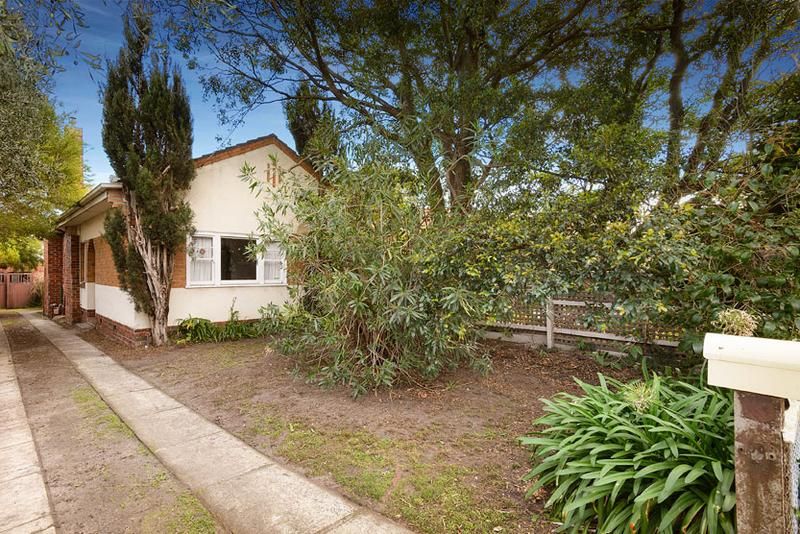 33 Frederick Street, Caulfield South - Thumbnail 2