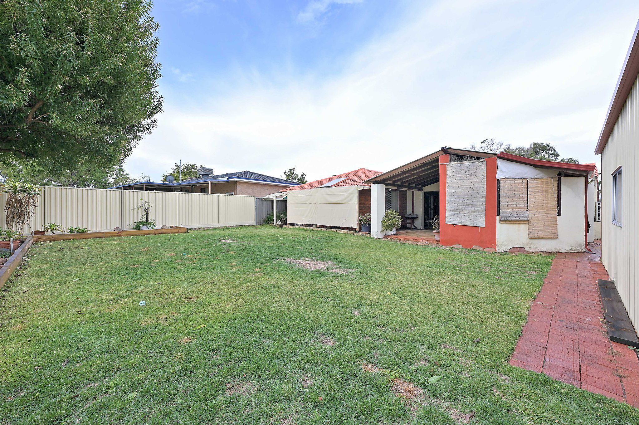Real Estate For Sale 12 Chelsfield Street Gosnells , WA
