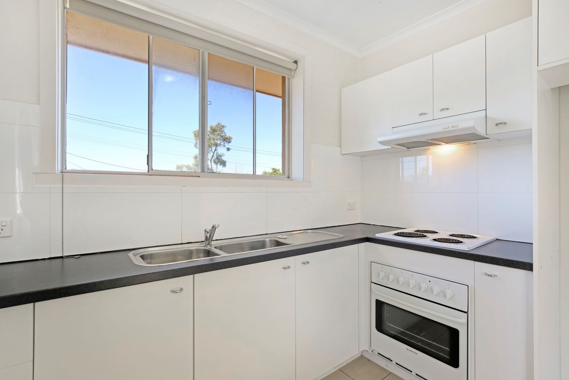 SPACIOUS APARTMENT IN A PERFECT LOCATION!