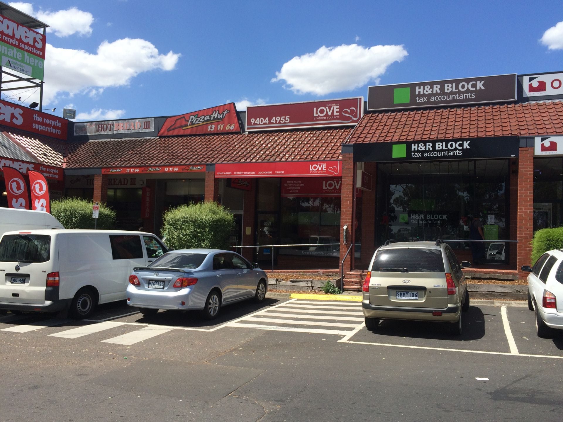 PRIME RETAIL/OFFICE SPACE - THE STABLES SHOPPING CENTRE
