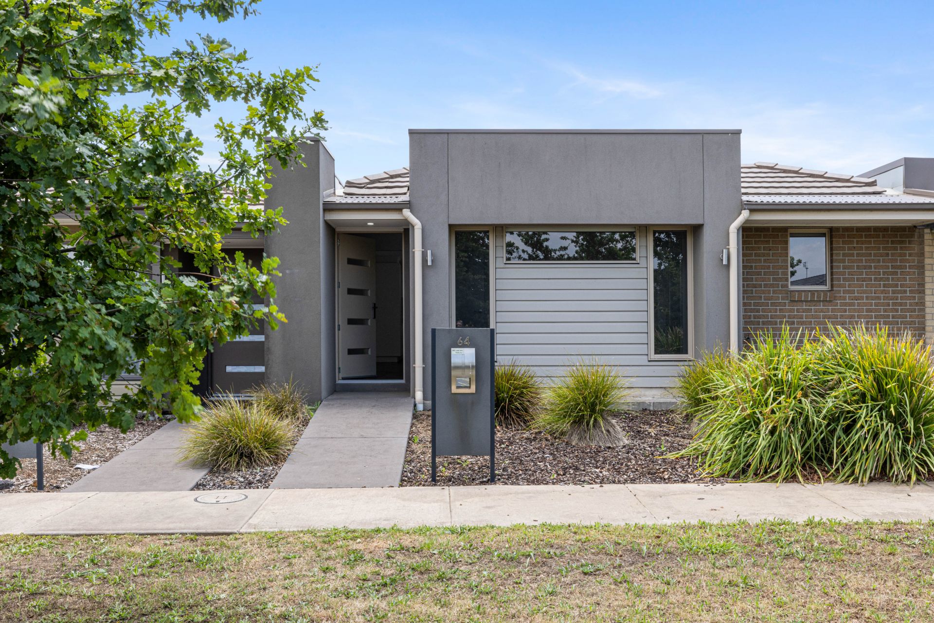 64 Warburton Drive, Lucas, Lucas - Thumbnail 4
