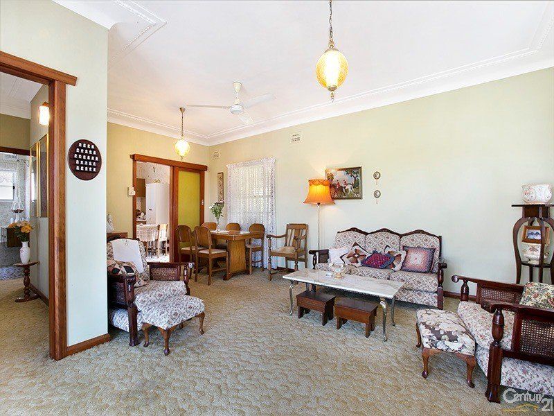 25 Eighth Avenue, JANNALI, Jannali - Thumbnail 3
