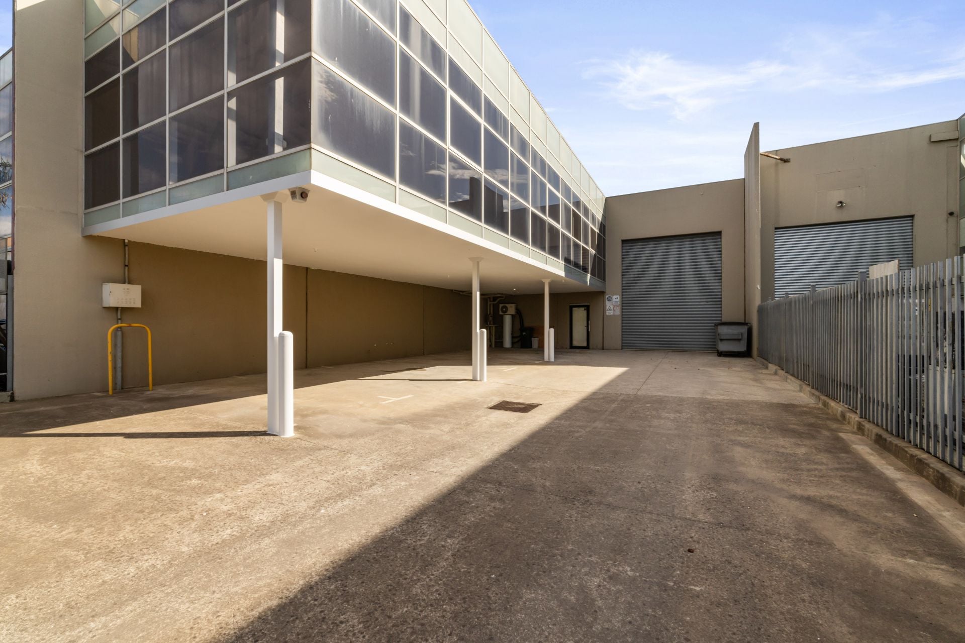 STAND -ALONE WAREHOUSE