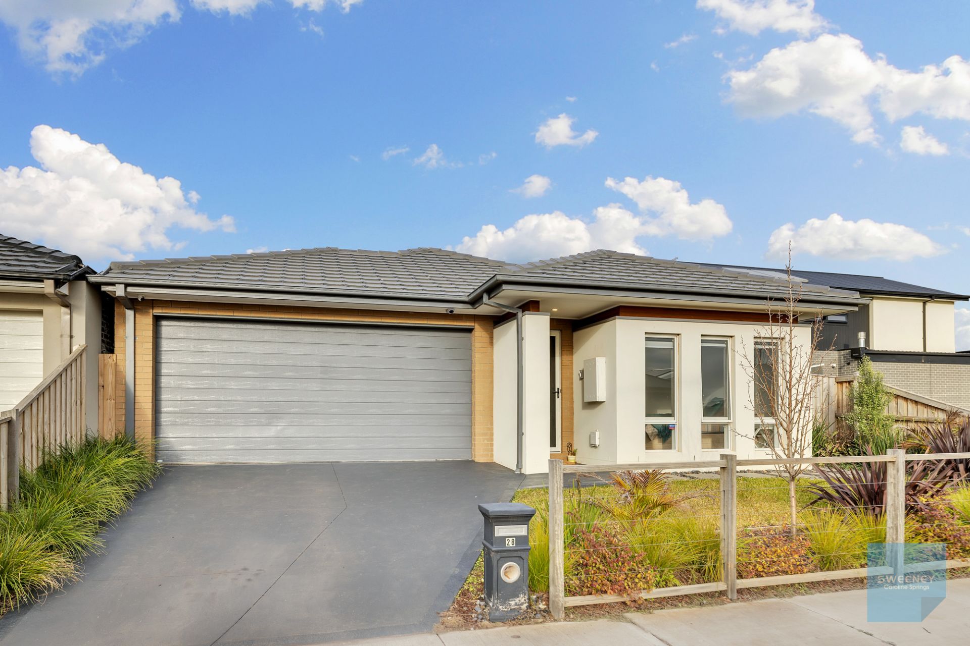 28 Clover Drive, ROCKBANK Sweeney Estate Agents