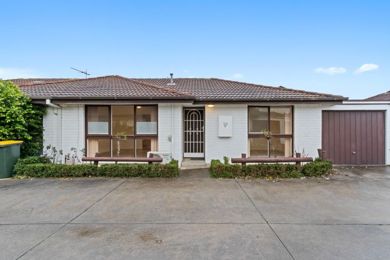 20/47-49 Rathcown Road, Reservoir