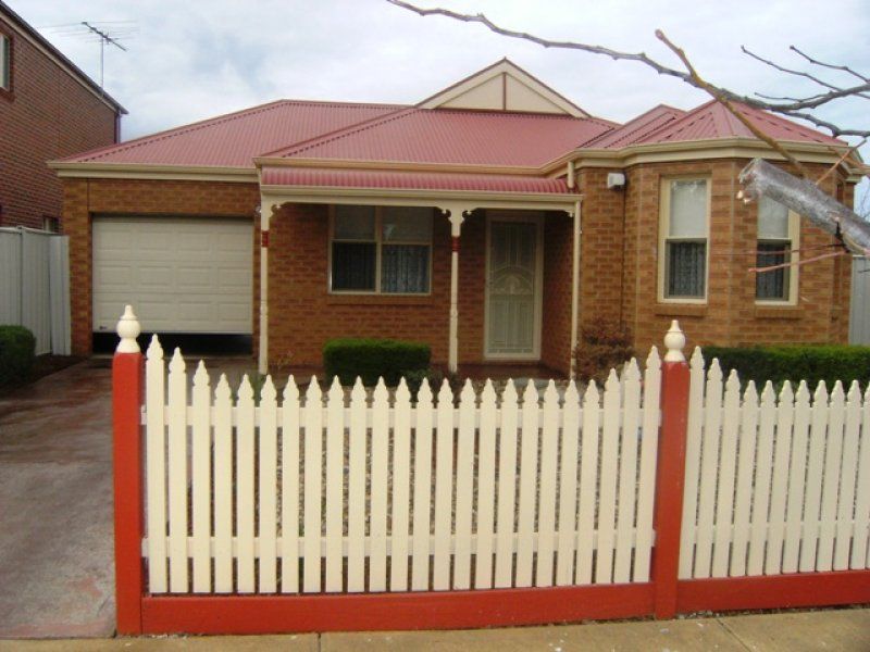 2 Gilmore Lane, Caroline Springs - Thumbnail 2