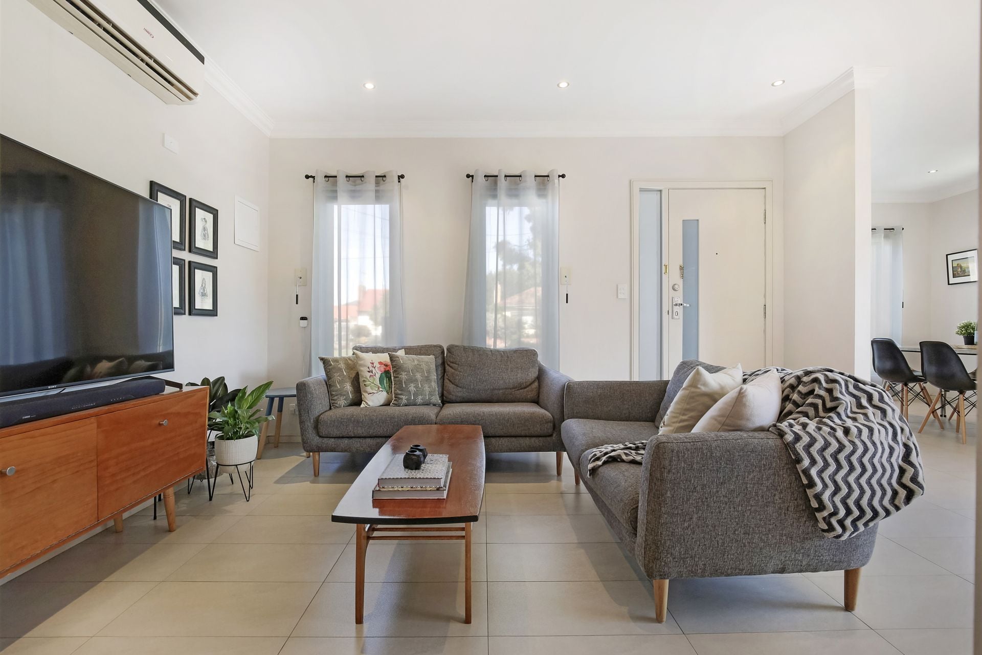 Stylish Townhouse in a Great Location