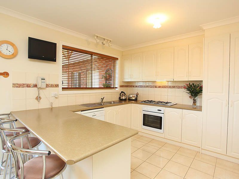 6 Saxby Court, Burnside - Thumbnail 3