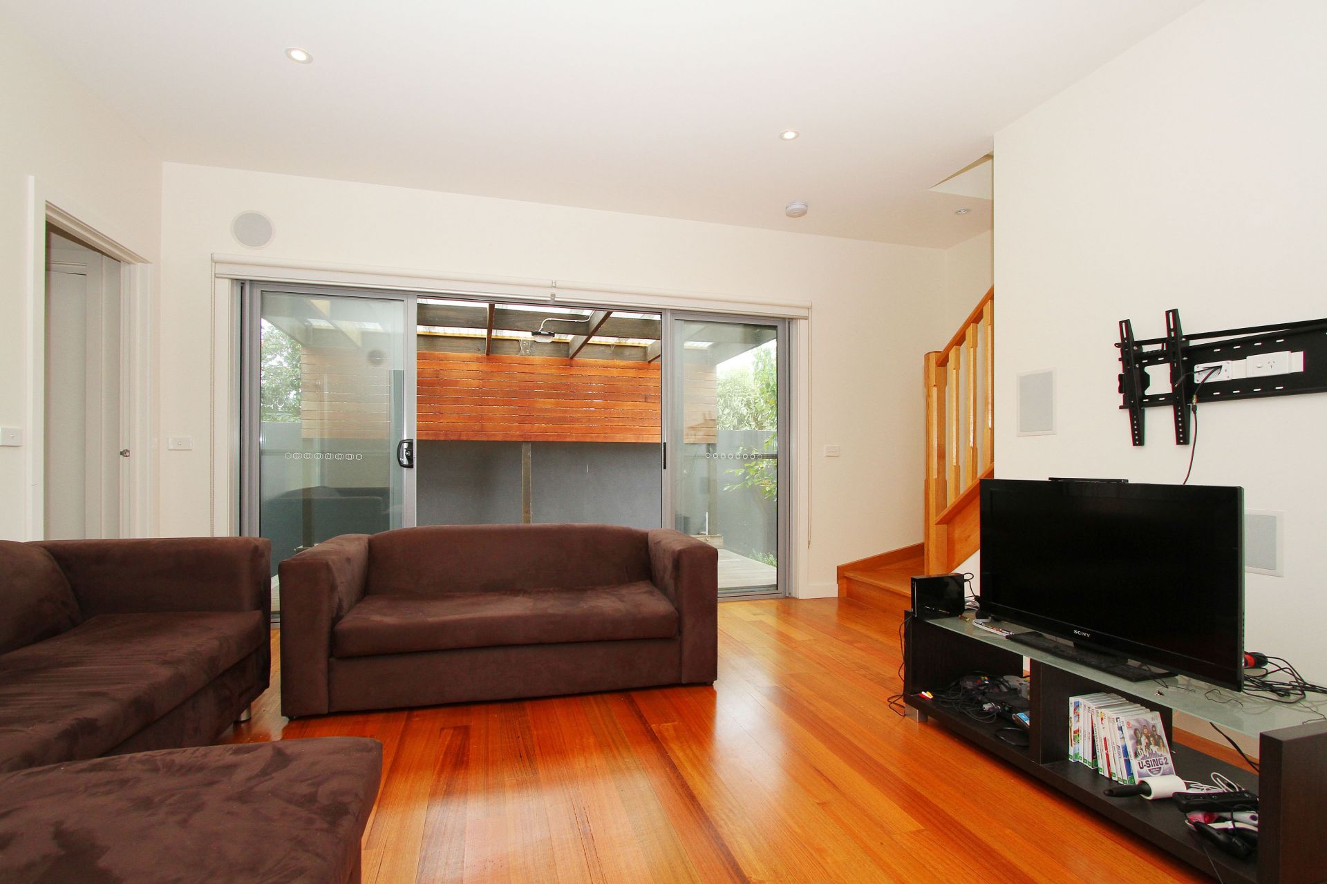 CONTEMPORARY LIVING AT ITS BEST