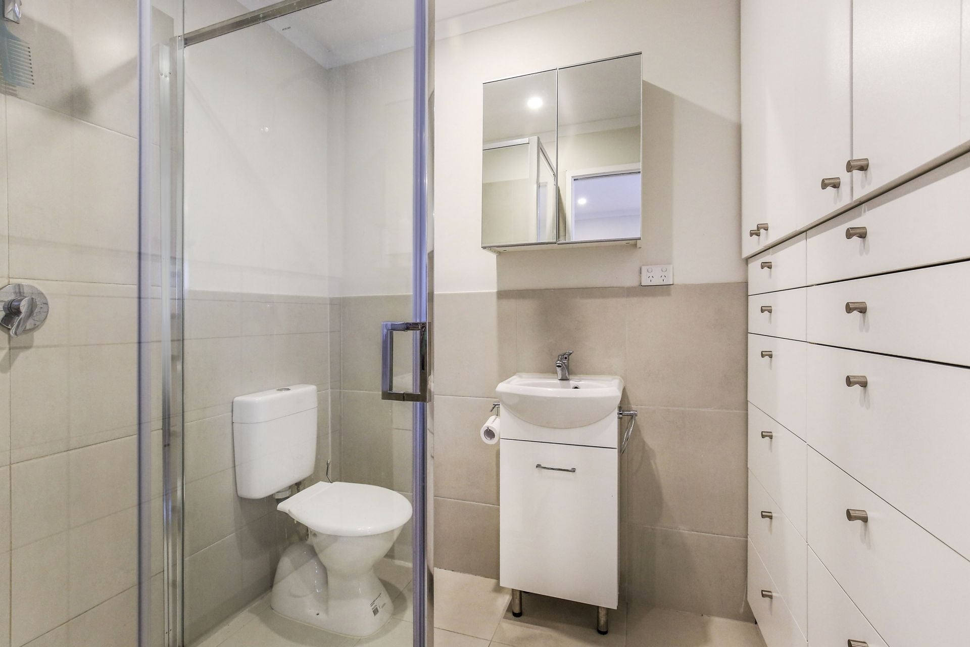TASTEFULLY UPDATED - 6 month lease option