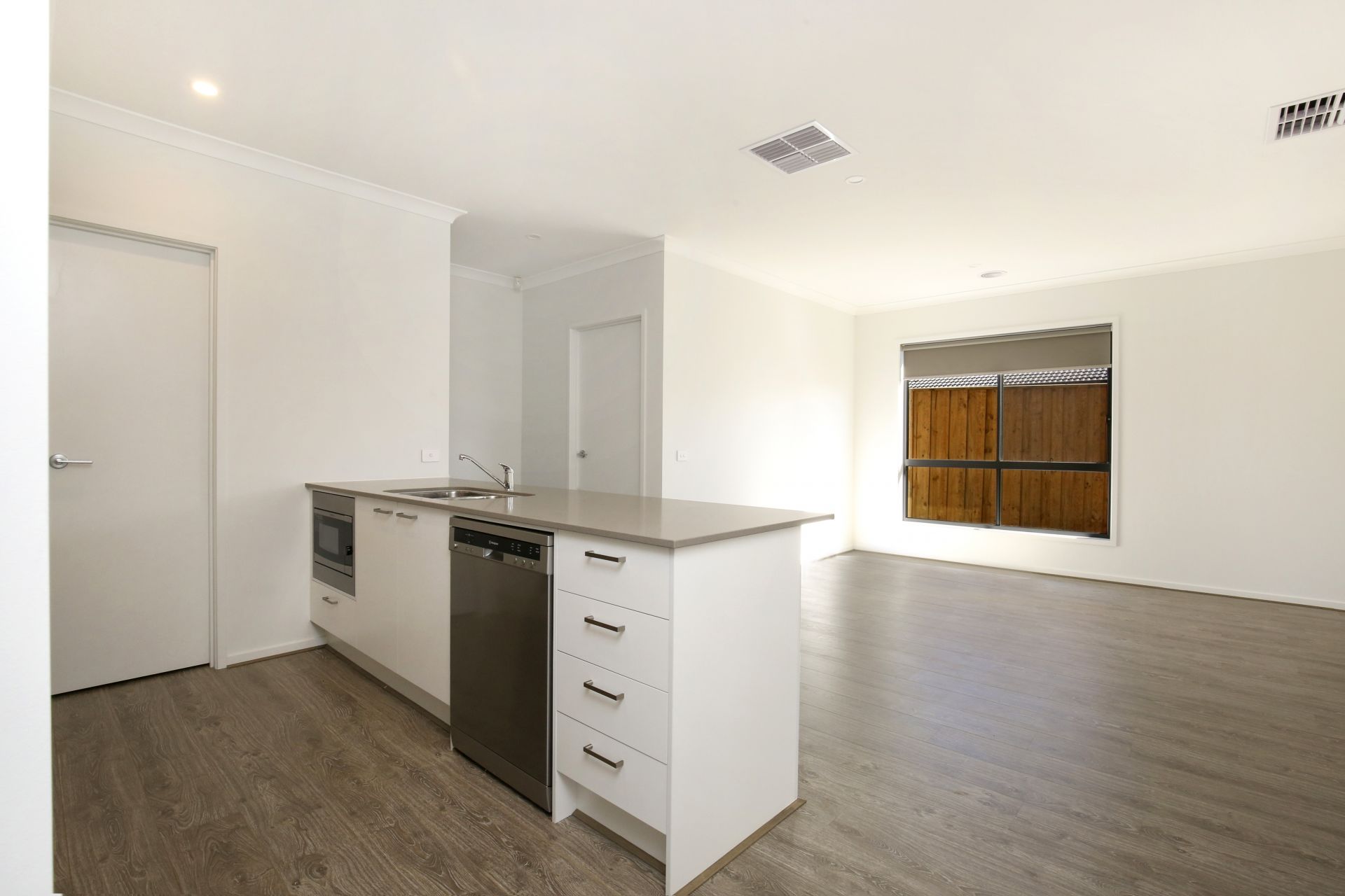 BRAND NEW FAMILY HOME  
Please enter Via Tesselaar Road and then Wayside Avenue.