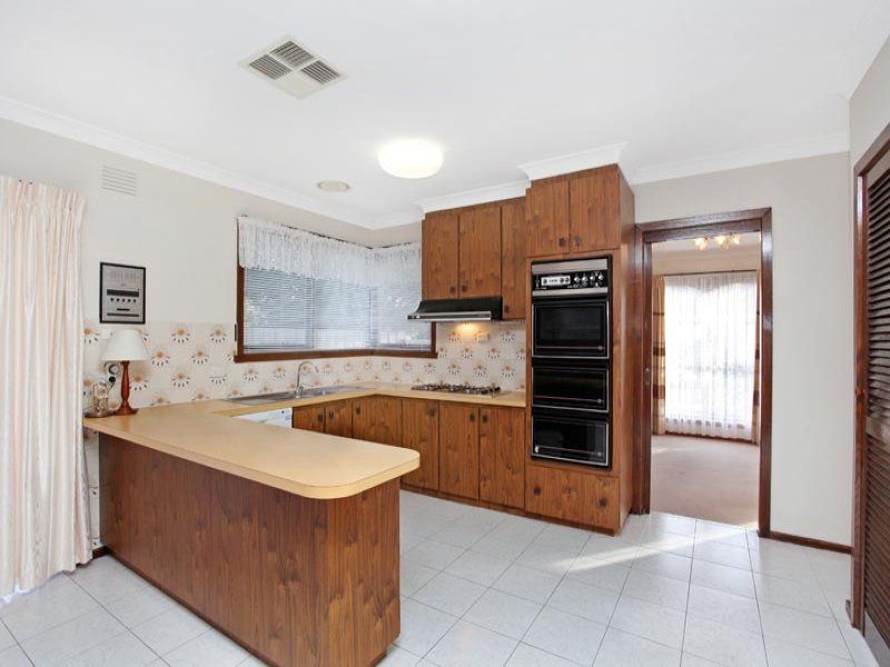 2 Akma Court, Taylors Lakes - Thumbnail 4