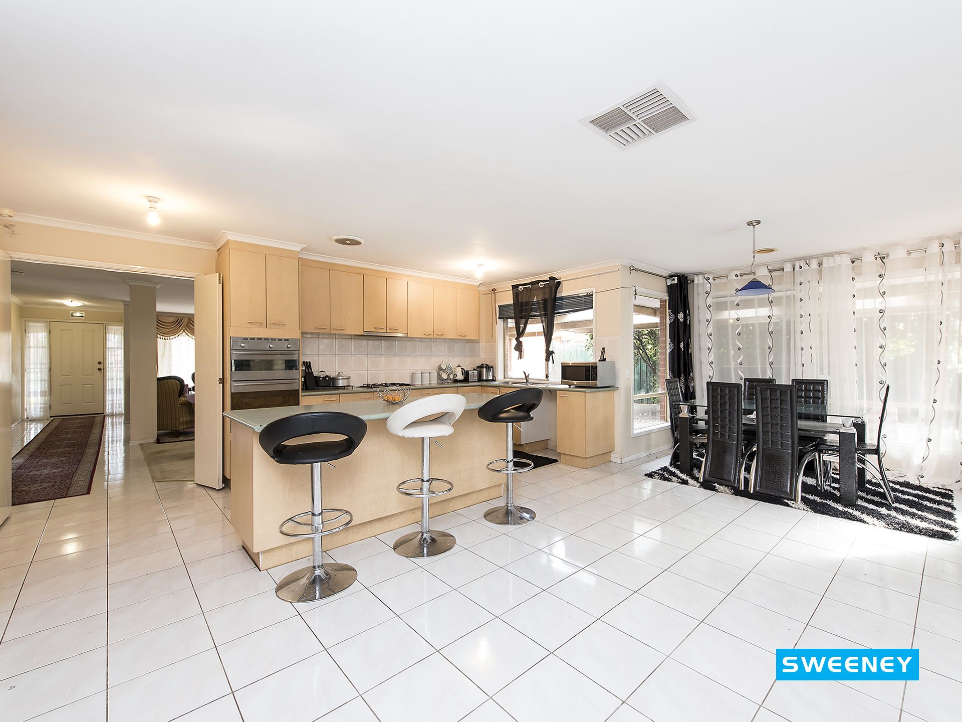 212 Westwood Drive, Burnside - Thumbnail 3