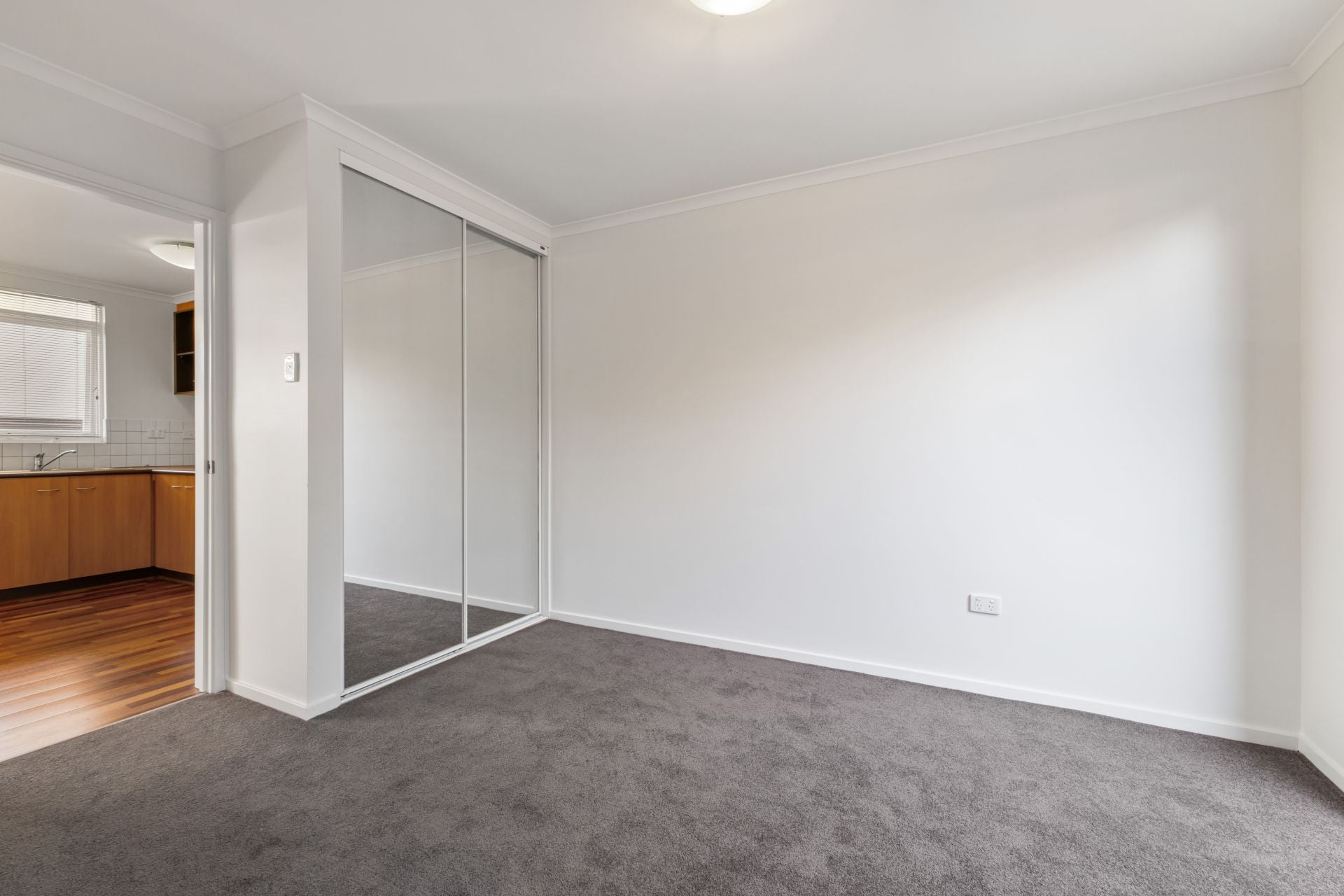One Bedroom Apartment with Two Courtyards!