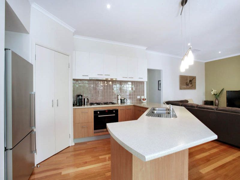 38 Central Parkway, Caroline Springs - Thumbnail 4