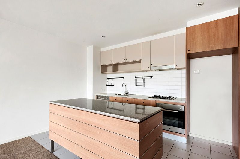 Elegance, Modern & Perfectly Located!