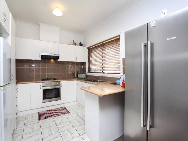29 Willandra Loop, Caroline Springs - Thumbnail 3