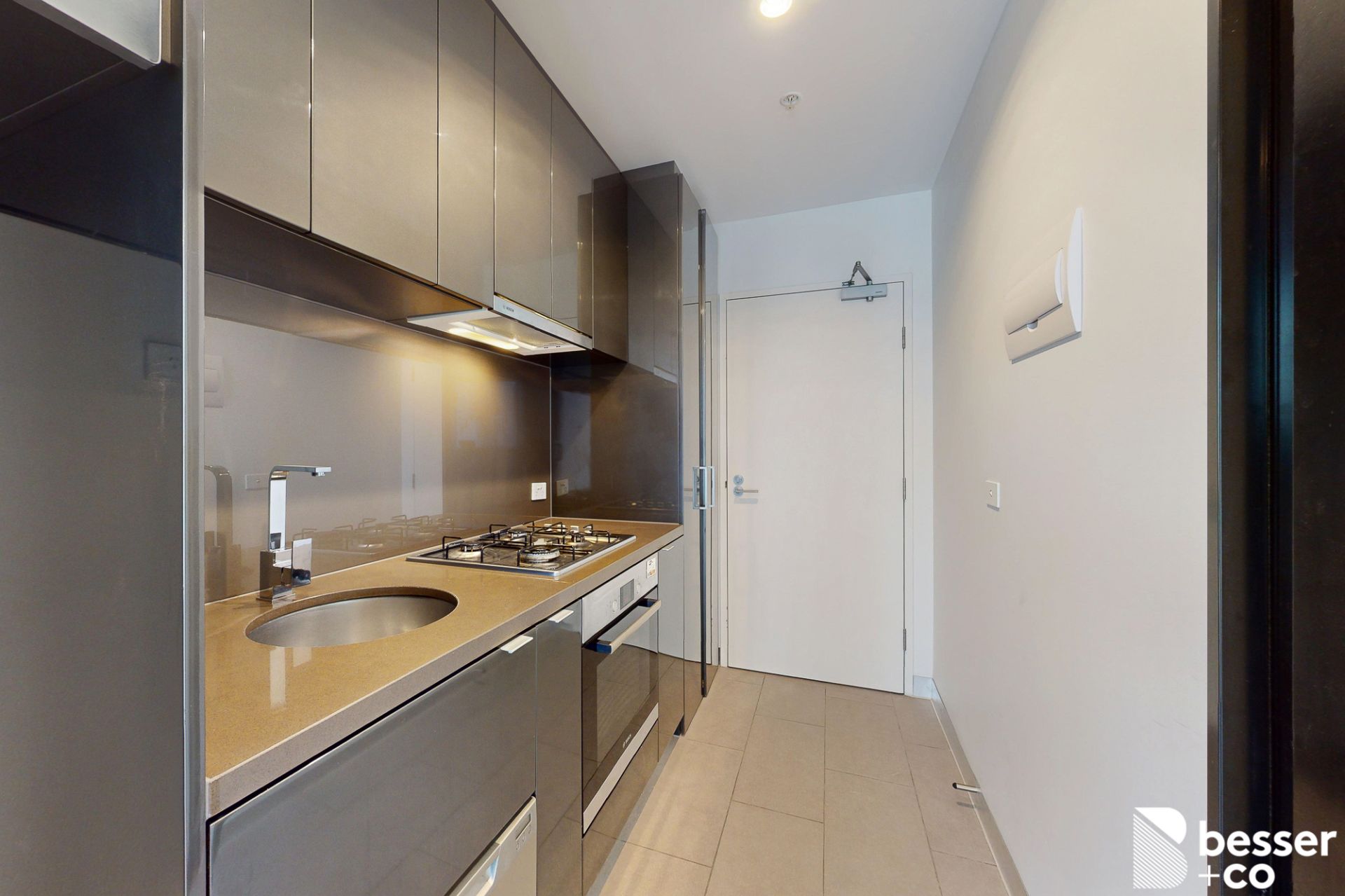 1104/33 Clarke Street, Southbank - Thumbnail 5