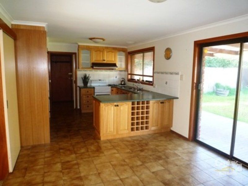 9 Pollywoodside Drive, Altona Meadows - Thumbnail 6