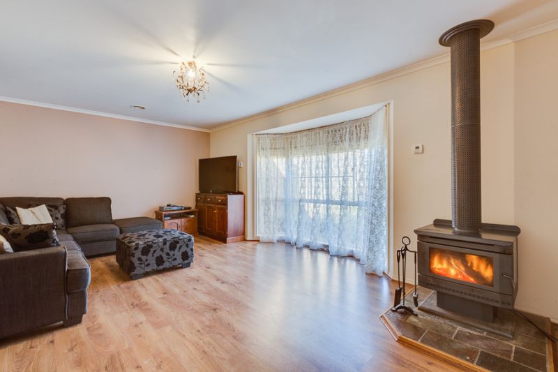 69 Underbank Boulevard, Bacchus Marsh - Thumbnail 4