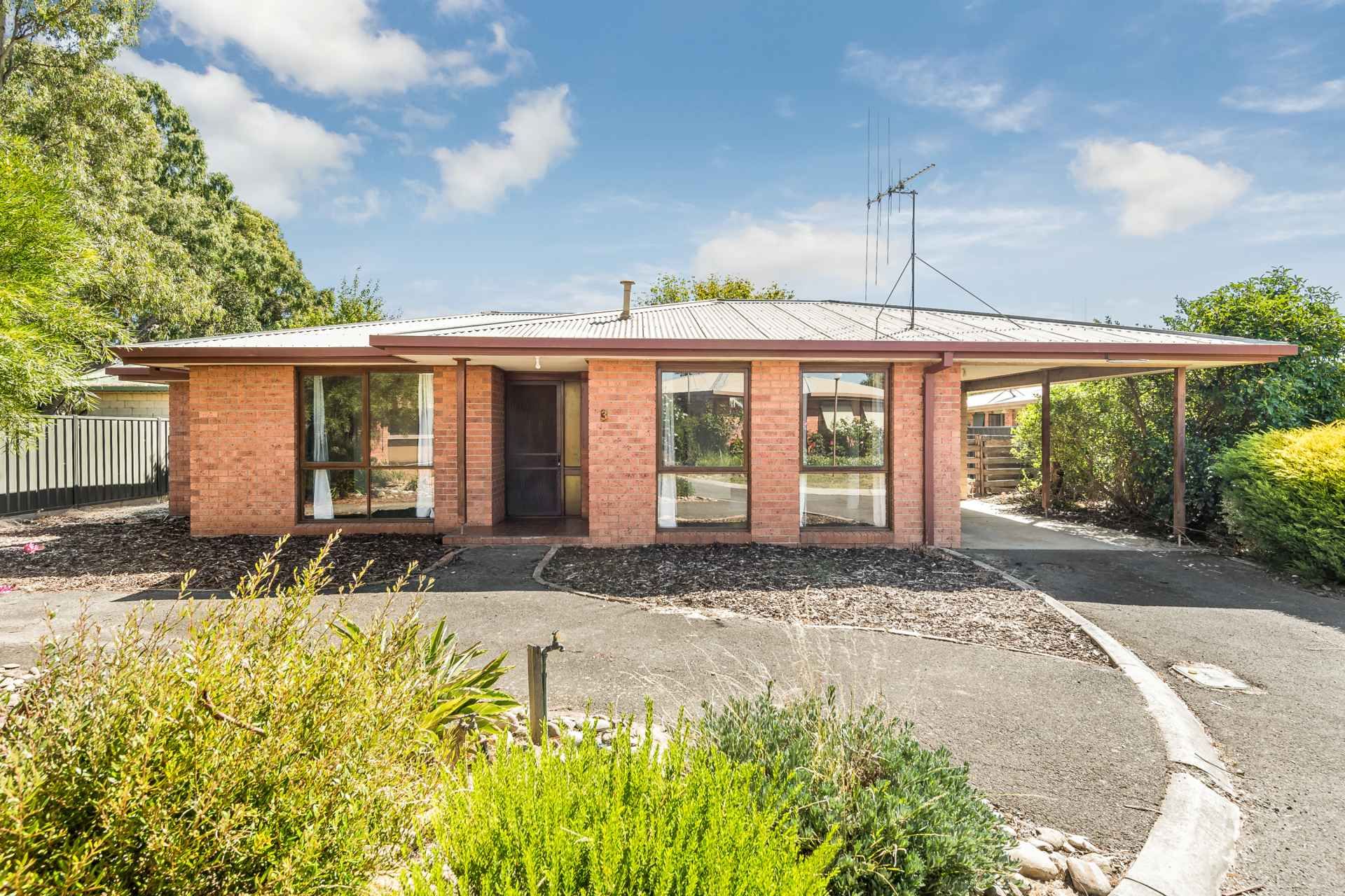 3/9 Crusoe Road, Kangaroo Flat DCK Real Estate