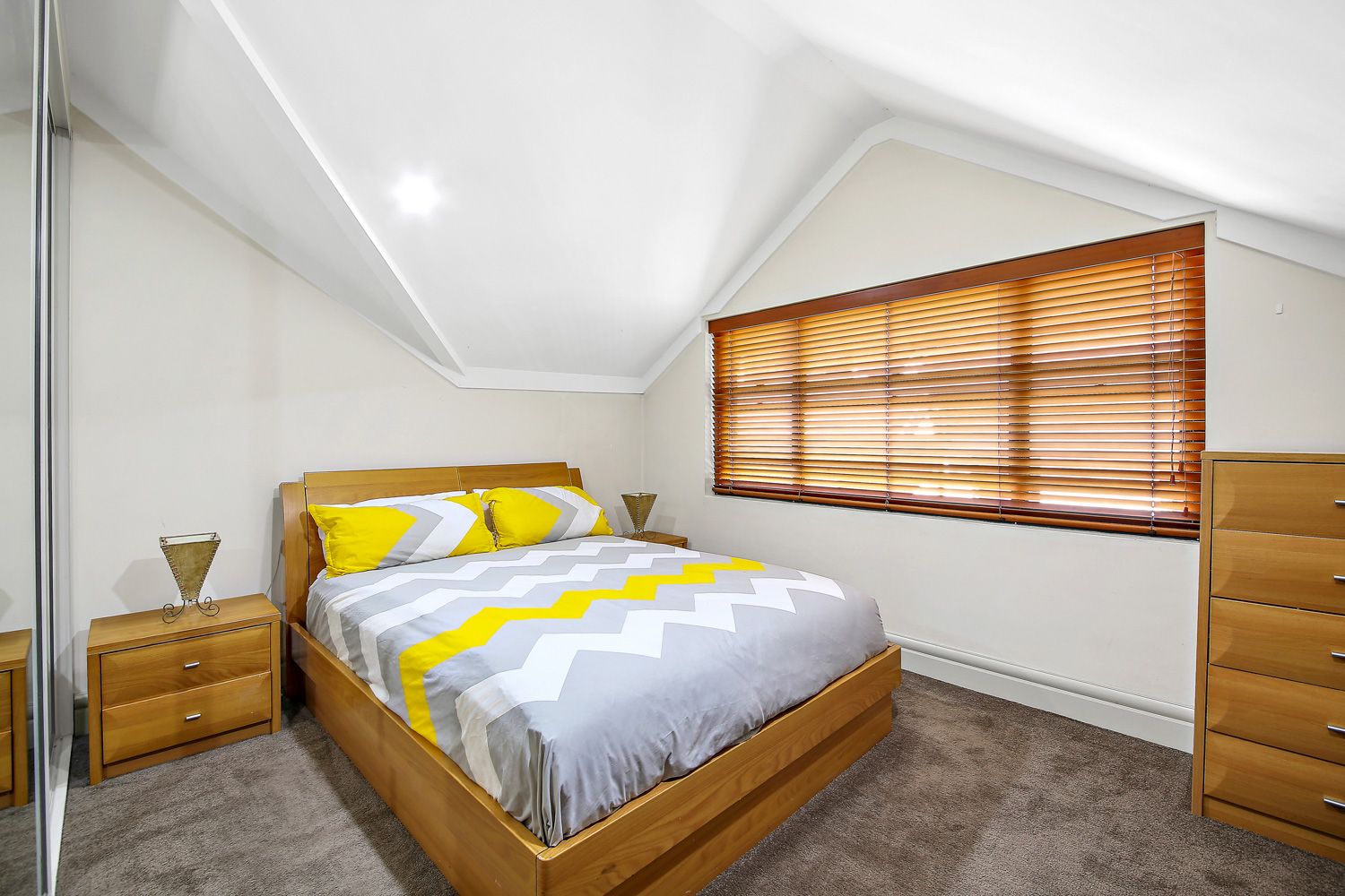 Furnished Executive Style City Retreat