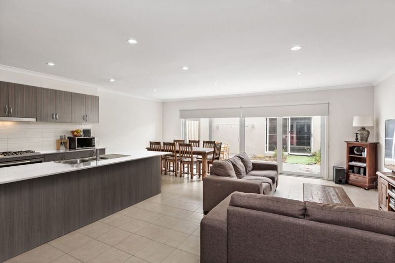 4 Whitetop Drive, Point Cook - Thumbnail 3