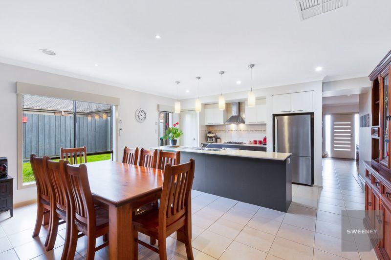 23 Lone Pine Square, Bacchus Marsh - Thumbnail 6
